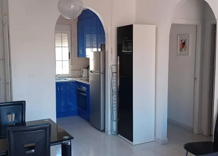 Appartement Climatise Deux Chambres Front De Mer Et Piscine